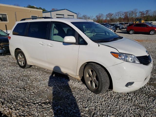 5TDKK3DC4CS238783 - 2012 TOYOTA SIENNA LE WHITE photo 4