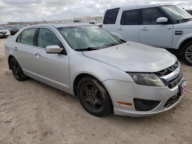 3FAHP0HA5AR355491 - 2010 FORD FUSION SE SILVER photo 4