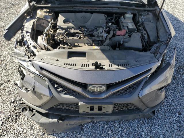 4T1B11HK4JU019805 - 2018 TOYOTA CAMRY L GRAY photo 11