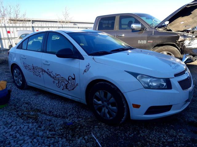 1G1PA5SH1D7165105 - 2013 CHEVROLET CRUZE LS WHITE photo 4