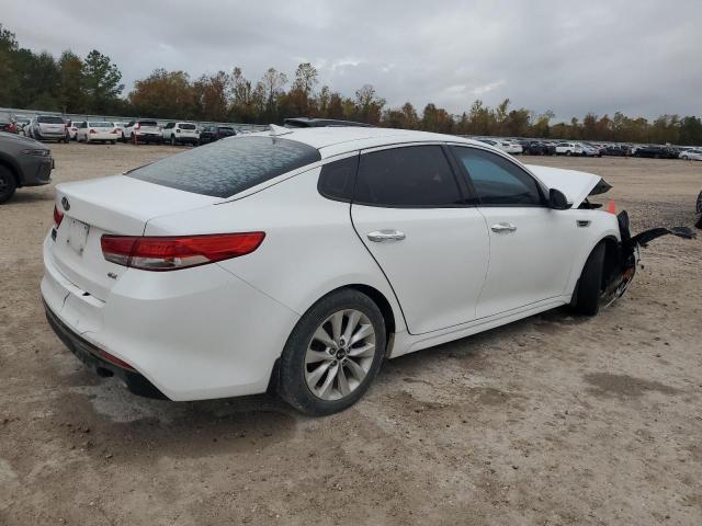 5XXGU4L30GG094826 - 2016 KIA OPTIMA EX WHITE photo 3