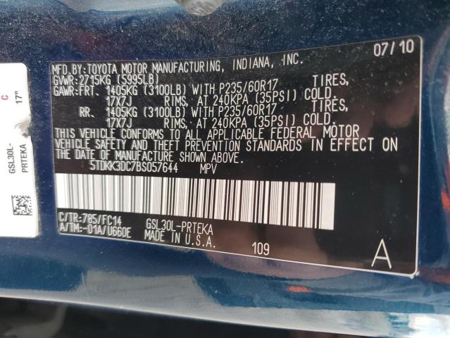 5TDKK3DC7BS057644 - 2011 TOYOTA SIENNA LE BLUE photo 14