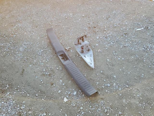 5TDKKRFH4GS164749 - 2016 TOYOTA HIGHLANDER XLE SILVER photo 13