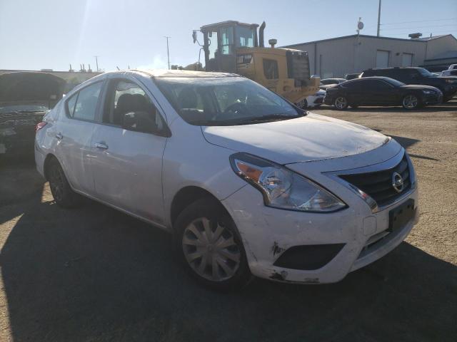 3N1CN7AP8JL863350 - 2018 NISSAN VERSA S WHITE photo 4