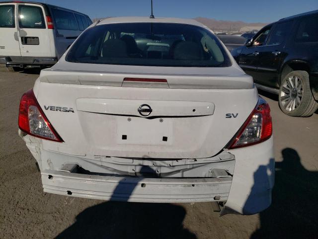 3N1CN7AP8JL863350 - 2018 NISSAN VERSA S WHITE photo 6