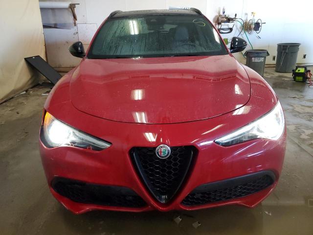 ZASPAKBN4N7D26440 - 2022 ALFA ROMEO STELVIO TI 红色 照片 5