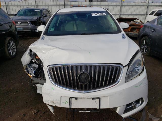 1G4PP5SK9C4204259 - 2012 BUICK VERANO WHITE photo 5