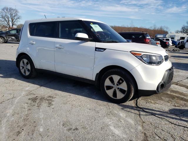 KNDJN2A2XG7306528 - 2016 KIA SOUL WHITE photo 4