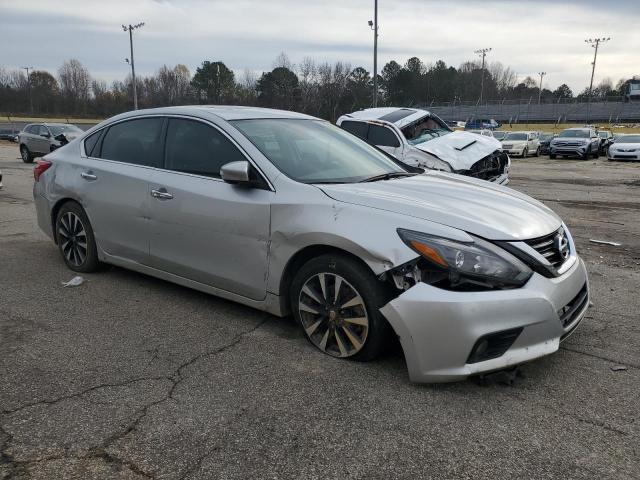 1N4AL3AP6HC485608 - 2017 NISSAN ALTIMA 2.5 SILVER photo 4