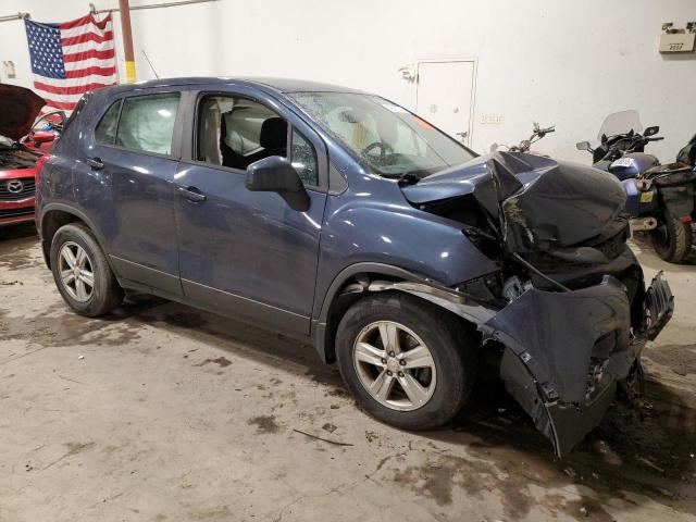 3GNCJNSB6JL220647 - 2018 CHEVROLET TRAX LS BLUE photo 4