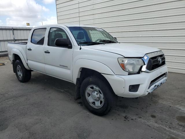 3TMJU4GN3FM185538 - 2015 TOYOTA TACOMA DOUBLE CAB PRERUNNER WHITE photo 4