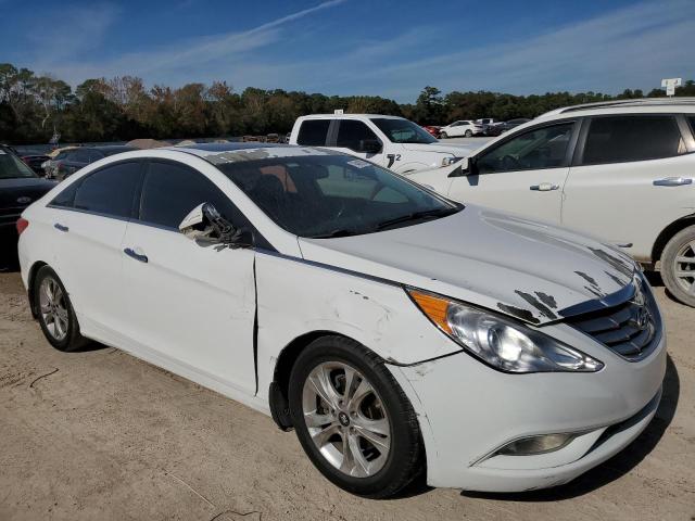 5NPEC4AC9DH692815 - 2013 HYUNDAI SONATA SE WHITE photo 4