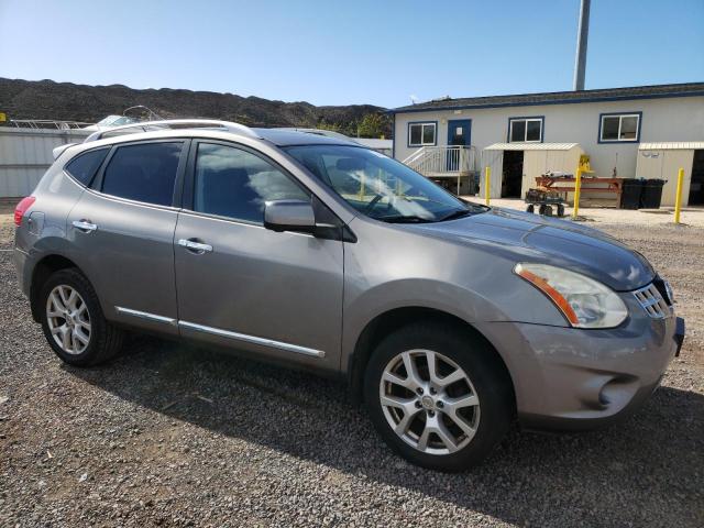 JN8AS5MV1DW626553 - 2013 NISSAN ROGUE S GRAY photo 4