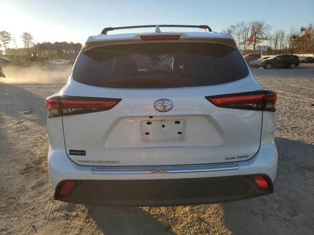 5TDGZRBH5LS500958 - 2020 TOYOTA HIGHLANDER XLE WHITE photo 6