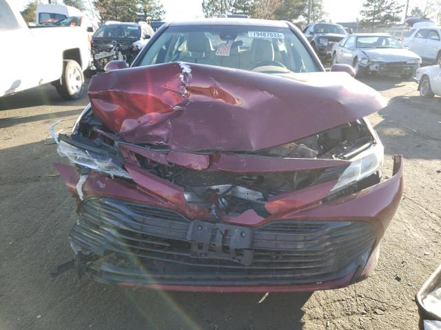 4T1B11HK4JU524422 - 2018 TOYOTA CAMRY L RED photo 5