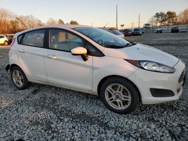 3FADP4EJ0KM119260 - 2019 FORD FIESTA SE WHITE photo 4