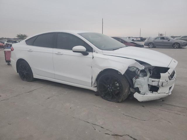 3FA6P0HD3LR259721 - 2020 FORD FUSION SE WHITE photo 4