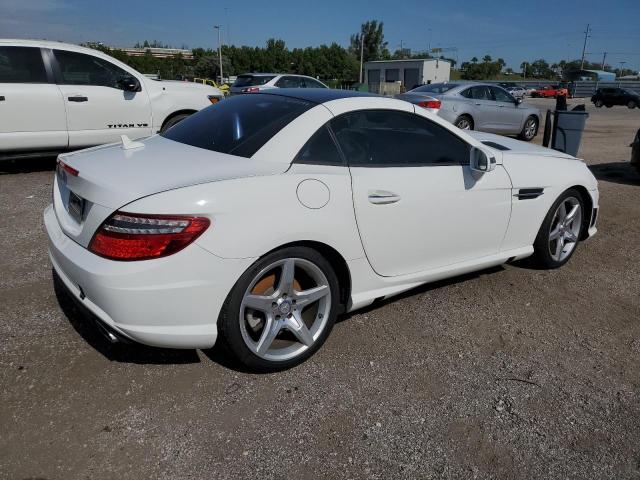 WDDPK3JA3GF120034 - 2016 MERCEDES-BENZ SLK 300 WHITE photo 3