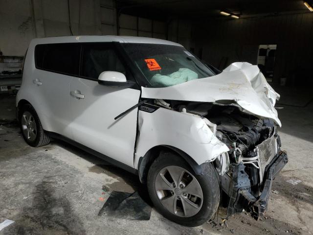 KNDJN2A24F7129800 - 2015 KIA SOUL WHITE photo 4