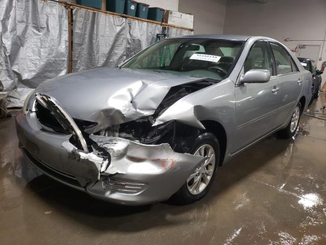 4T1BF32K05U613058 - 2005 TOYOTA CAMRY LE SILVER photo 1