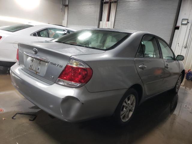 4T1BF32K05U613058 - 2005 TOYOTA CAMRY LE SILVER photo 3