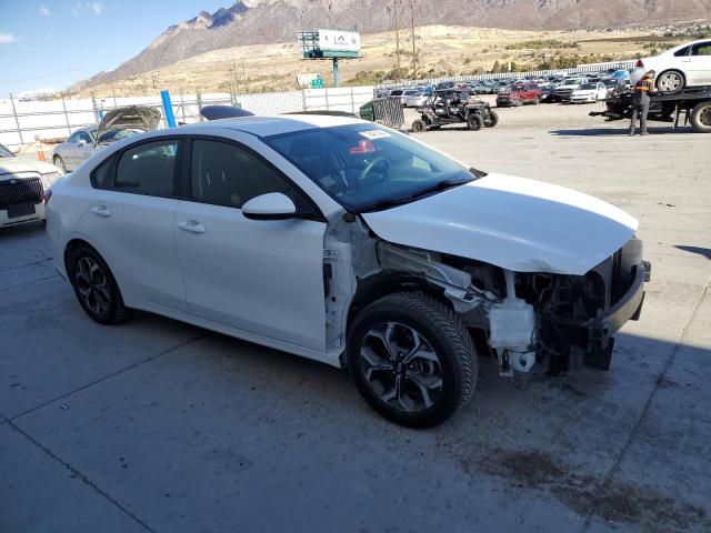 3KPF24AD7ME354723 - 2021 KIA FORTE FE WHITE photo 4