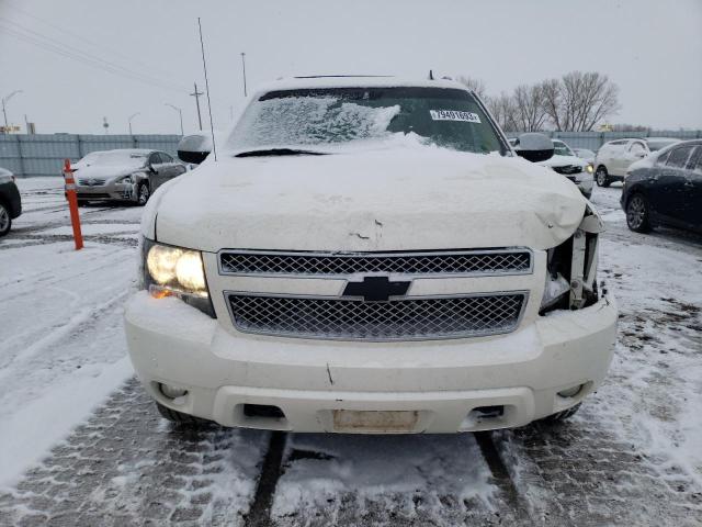 3GNTKGE37BG125344 - 2011 CHEVROLET AVALANCHE LTZ WHITE photo 5