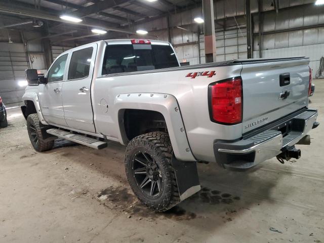 1GC1KWEY2JF177230 - 2018 CHEVROLET SILVERADO K2500 HEAVY DUTY LTZ SILVER photo 2