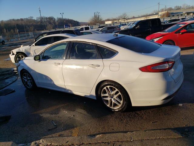 3FA6P0H72GR392132 - 2016 FORD FUSION SE WHITE photo 2