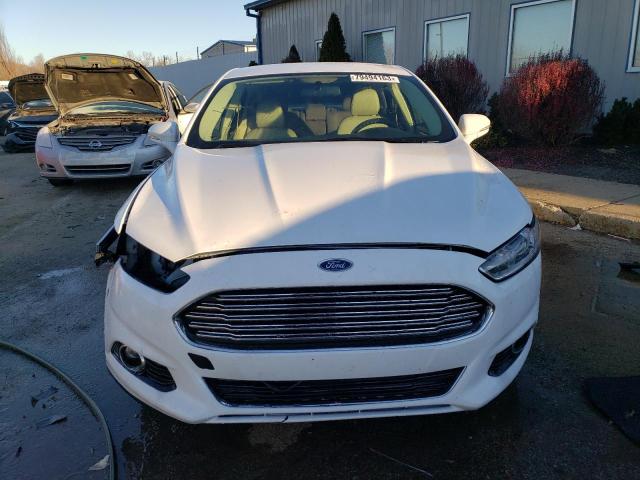 3FA6P0H72GR392132 - 2016 FORD FUSION SE WHITE photo 5