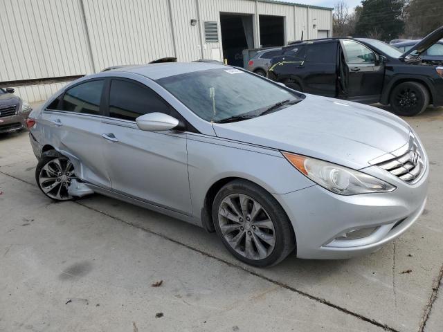 5NPEC4AC4BH171207 - 2011 HYUNDAI SONATA SE SILVER photo 4