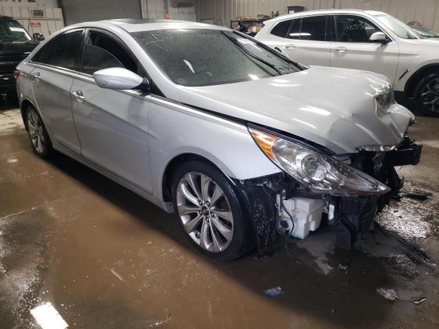 5NPEC4AC8BH142549 - 2011 HYUNDAI SONATA SE SILVER photo 4