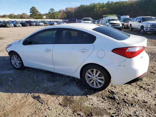 KNAFX4A61F5337818 - 2015 KIA FORTE LX WHITE photo 2