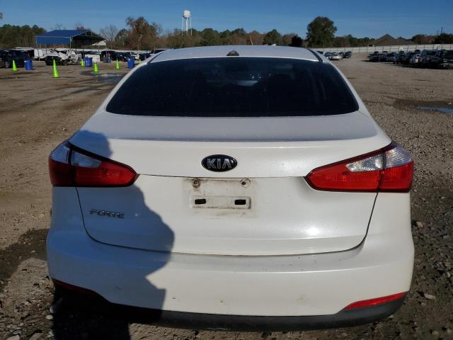 KNAFX4A61F5337818 - 2015 KIA FORTE LX WHITE photo 6