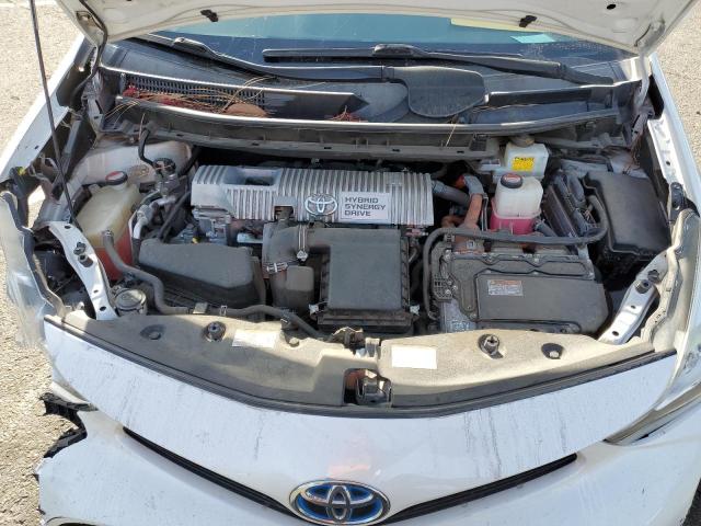 JTDZN3EU5HJ057323 - 2017 TOYOTA PRIUS V WHITE photo 11