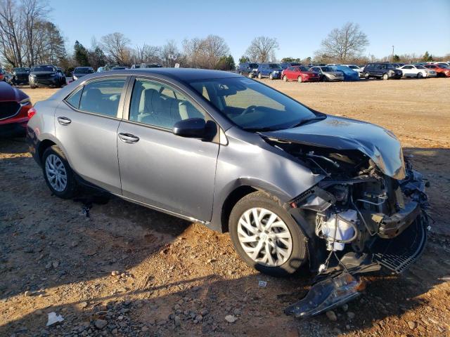 5YFBURHEXJP831756 - 2018 TOYOTA COROLLA L GRAY photo 4