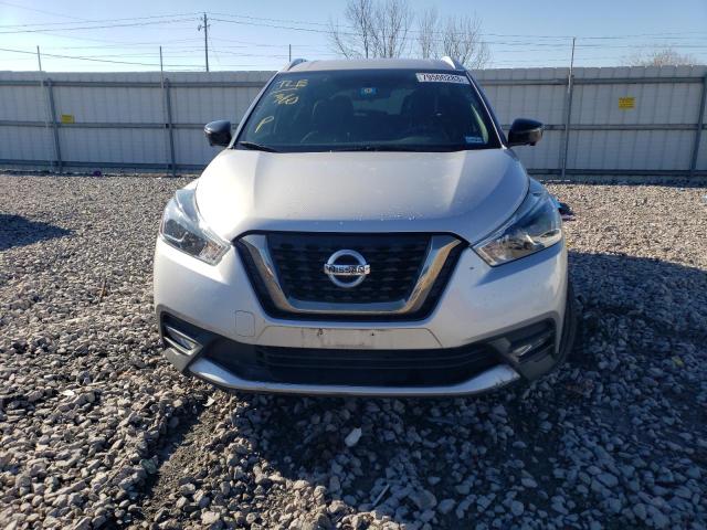 3N1CP5CU3KL529097 - 2019 NISSAN KICKS S SILVER photo 5