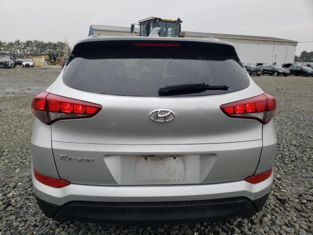 KM8J33A45JU712749 - 2018 HYUNDAI TUCSON SEL SILVER photo 6