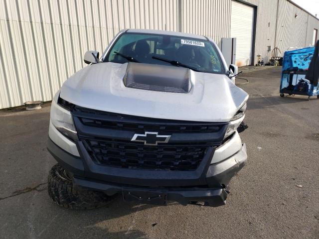 1GCGTEEN1K1353318 - 2019 CHEVROLET COLORADO ZR2 SILVER photo 5
