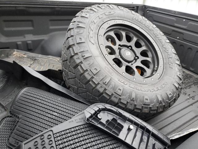 5TFUW5F18JX761509 - 2018 TOYOTA TUNDRA DOUBLE CAB SR/SR5 SILVER photo 12