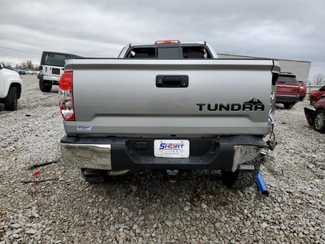 5TFUW5F18JX761509 - 2018 TOYOTA TUNDRA DOUBLE CAB SR/SR5 SILVER photo 6