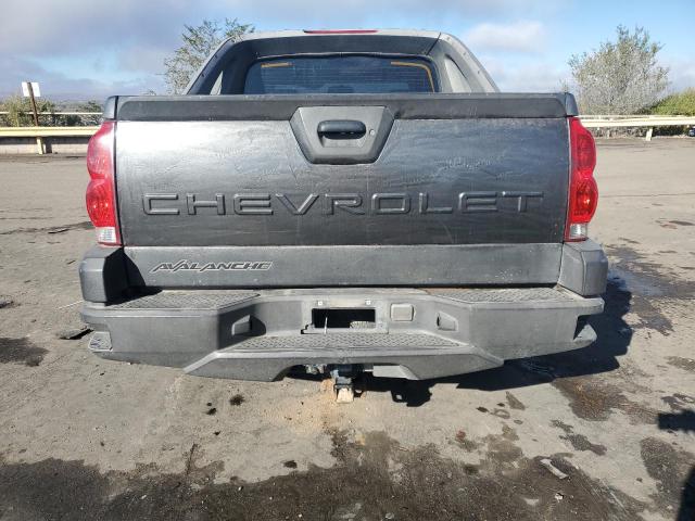 3GNEC13T13G146651 - 2003 CHEVROLET AVALANCHE C1500 GRAY photo 6