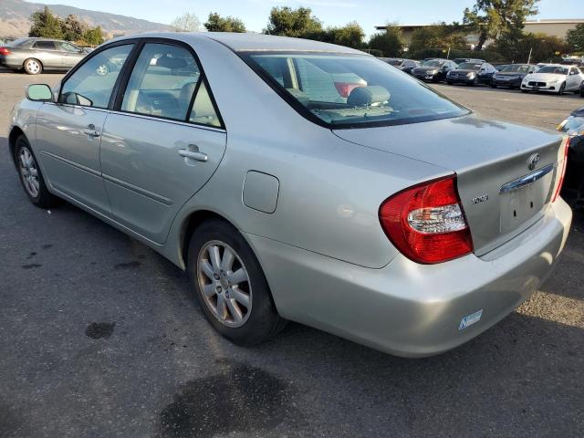 JTDBE30K620054404 - 2002 TOYOTA CAMRY LE SILVER photo 2
