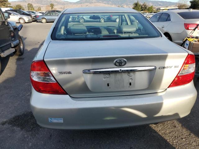 JTDBE30K620054404 - 2002 TOYOTA CAMRY LE SILVER photo 6