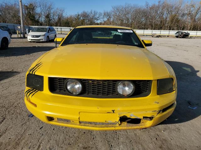 1ZVFT80N555143531 - 2005 FORD MUSTANG YELLOW photo 5