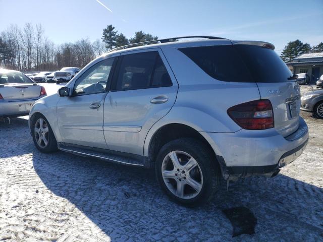 4JGBB75E67A257518 - 2007 MERCEDES-BENZ ML 500 SILVER photo 2