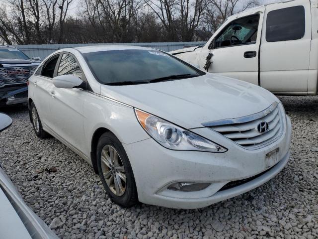 5NPEB4AC6DH707080 - 2013 HYUNDAI SONATA GLS WHITE photo 4