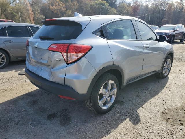 3CZRU6H33JG710045 - 2018 HONDA HR-V LX SILVER photo 3