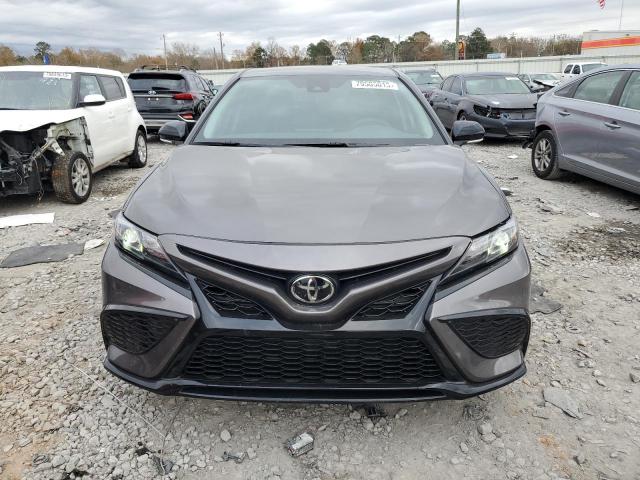 4T1G11AK0PU726330 - 2023 TOYOTA CAMRY SE NIGHT SHADE GRAY photo 5