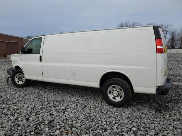 1GCWGBFP2J1333110 - 2018 CHEVROLET EXPRESS G2 WHITE photo 2